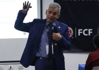 Reinaldo Rueda en el curso de regularización de Licencias Pro