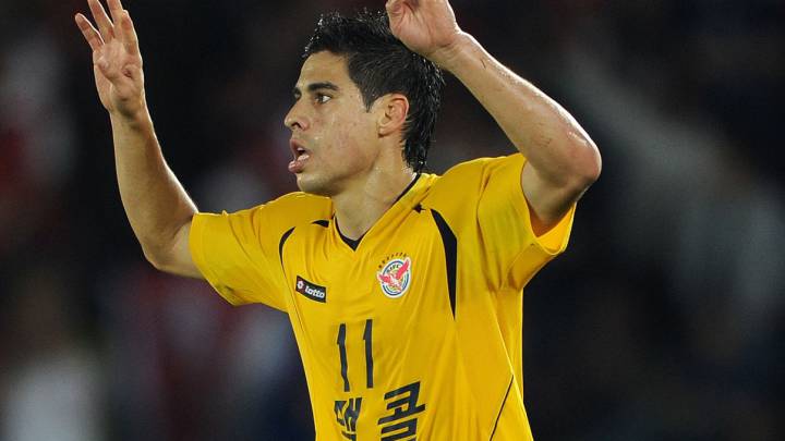 Mauricio Molina festeja un gol en el Mundial de Clubes 2010