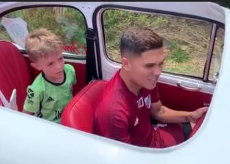 Quintero maneja un clásico y es chofer del 'Juanfer móvil'