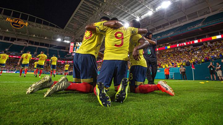 Selección Colombia celebra un gol en Miami ante Perú en el mes de noviembre