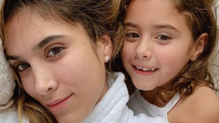 Daniela Ospina se despidió de Salomé, que pasará Navidad con James Rodríguez.