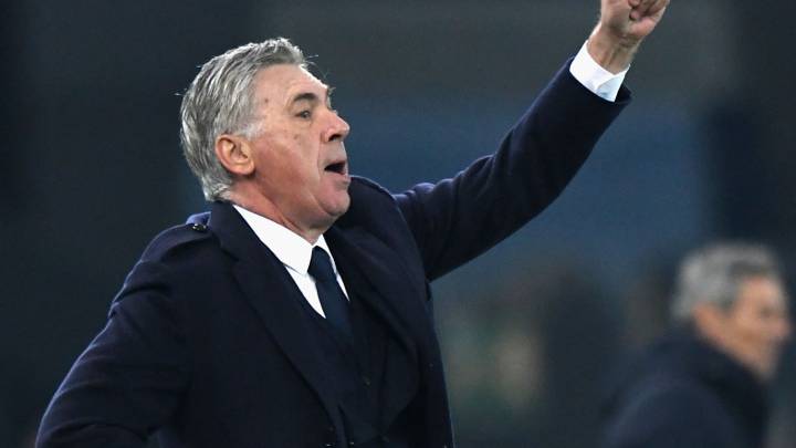 Carlo Ancelotti, cerca de dirigir al Everton de Yerry Mina