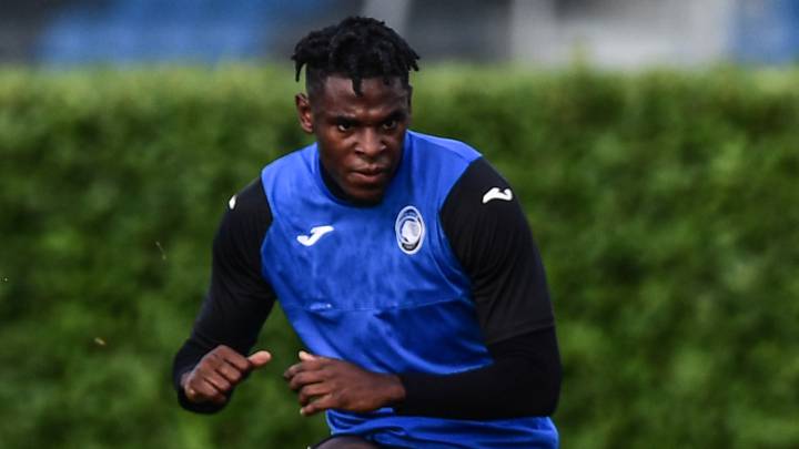 Duván Zapata durante un entrenamiento diferenciado de Atalanta