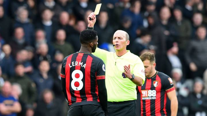 Jefferson Lerma es el jugador con más amarillas en Premier League