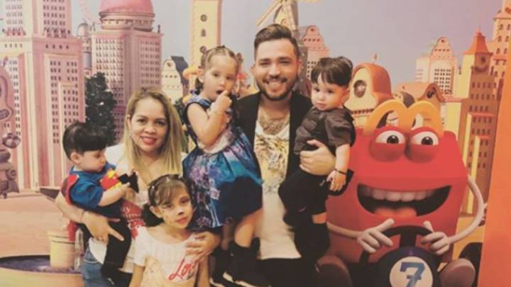 Así fue la Navidad de Jessi Uribe junto a su exesposa. El cantante pasó la ‘Noche Buena’ junto a Sandra Barrios, la madre de sus cuatro hijos