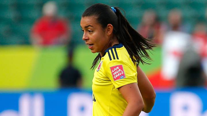 Yoreli Rincón en partido con la Selección Colombia