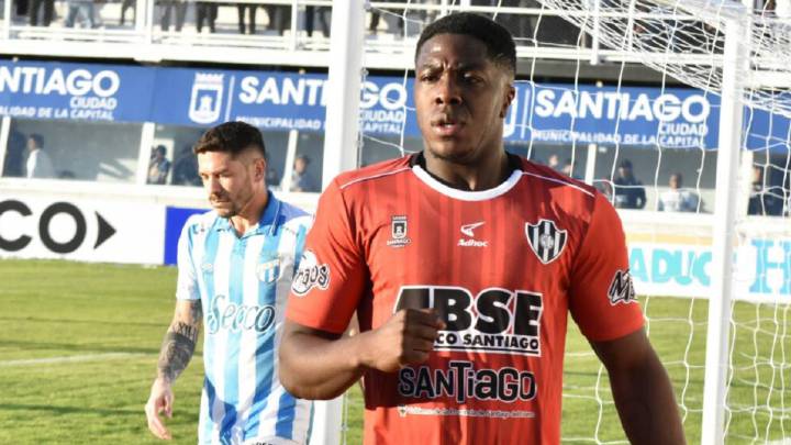 José Aldolfo 'Trencito' Valencia, delantero de Central Córdoba