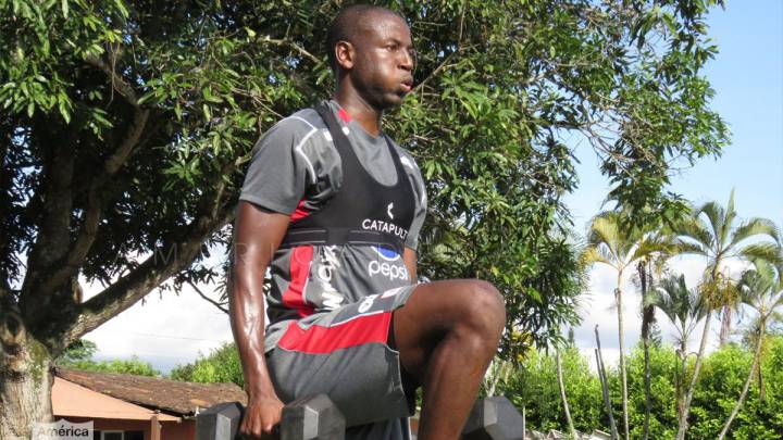 Adrián Ramos entrena por primera vez con América de Cali en Cascajal