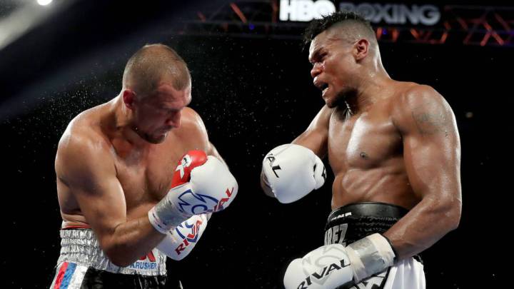 Eleider Álvarez volvió al cuadrilátero y venció al estadounidense Michael Seals por KO en el séptimo asalto de la pelea. Álvarez llega a 25 triunfos