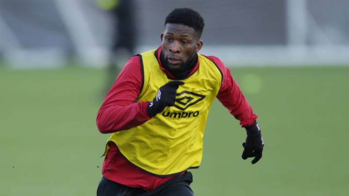 Jefferson Lerma tiene una molestia en una de sus rodillas