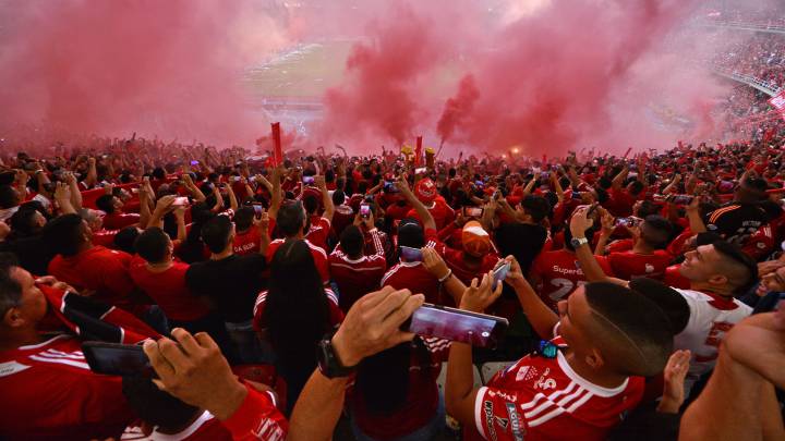 Hinchas de América de Cali en el Pascual Guerrero