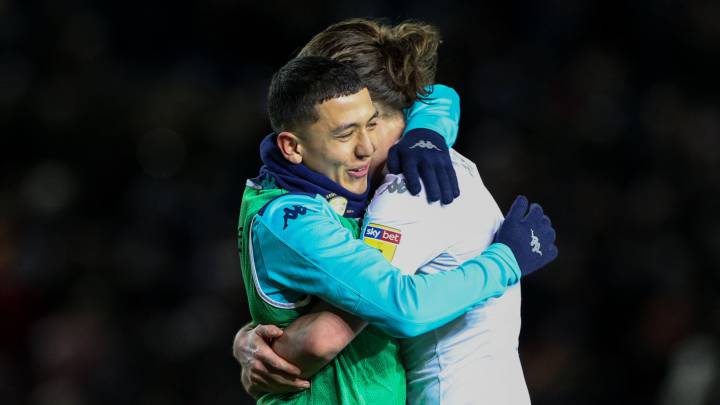 Ian Poveda elogiado por un referente del Leeds