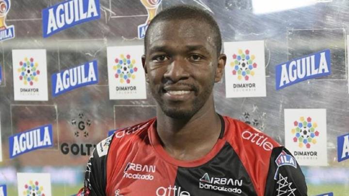 Javier López hace una denuncia por falta de pago desde hace cuatro meses