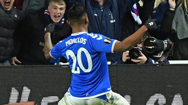 Kenny Dalglish elogió a Alfredo Morelos.