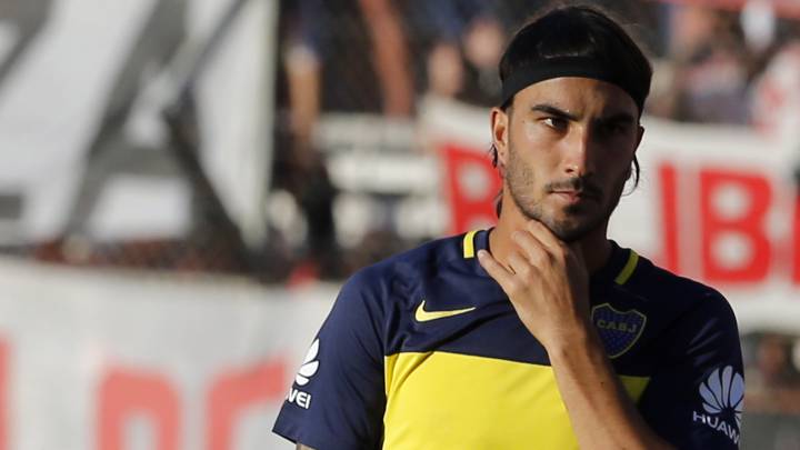 Sebastián Pérez en un partido de Boca ante River