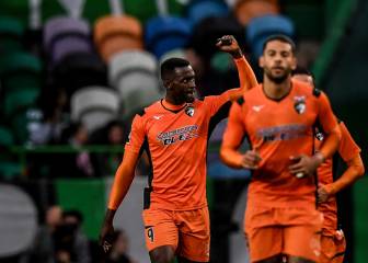 Jackson Martínez marca ante el Sporting: Control dirigido y gol
