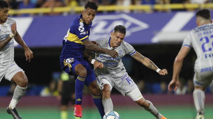 Sebastián Villa en el partido ante Godoy Cruz