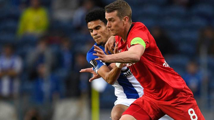 Luis Díaz en el partido ante Bayer Leverkusen