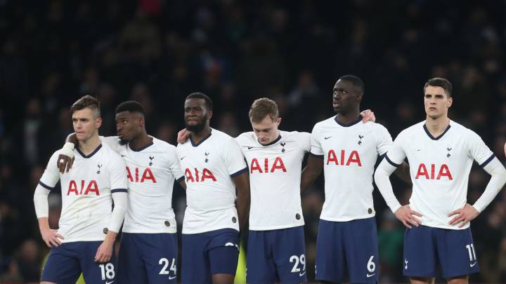 Davinson Sánchez, eliminado de la FA Cup con Tottenham tras caer por penales ante Norwich.