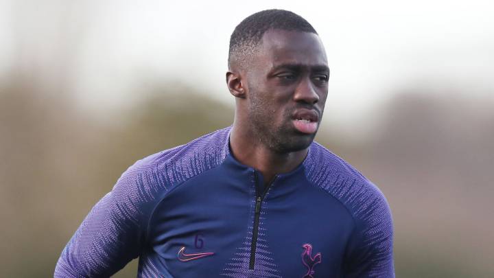 Davinson Sánchez, en un entrenamiento con Tottenham en Inglaterra