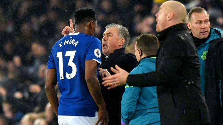 Carlo Ancelotti busca un central para Everton. Le puede llegar competencia a Yerry MIna.