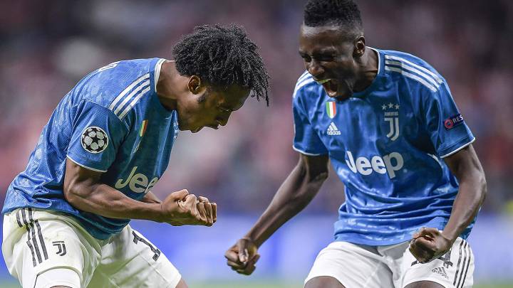 Cuadrado y Matuidi celebran un gol