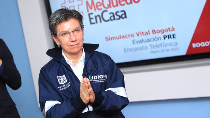 Claudia López anuncia la suspensión de pago de servicios públicos en Bogotá durante un mes.