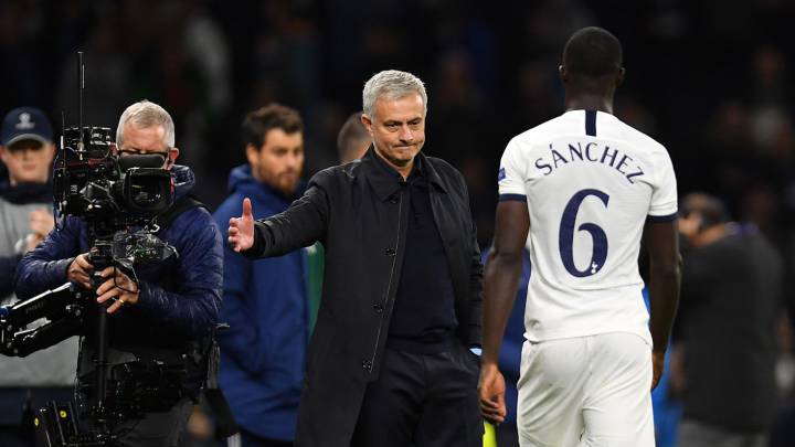 José Mourinho buscaría una defensa sudamericana en el Tottenham.