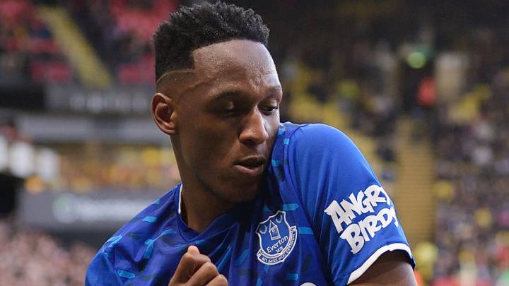 Yerry Mina festeja un gol con Everton en Premier League