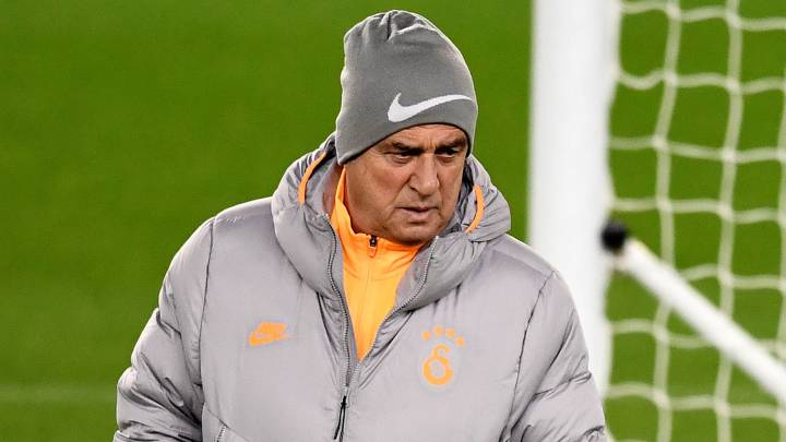 Fatih Terim, técnico de Falcao, sale del hospital por coronavirus