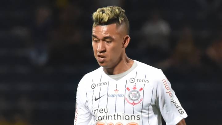 Víctor Cantillo, con Corinthians