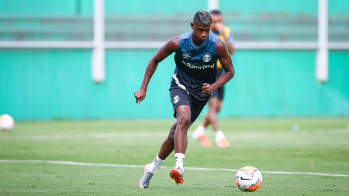 Luis Manuel Orejuela podría verse afectado si el Brasileirao se extiende hasta 2021.