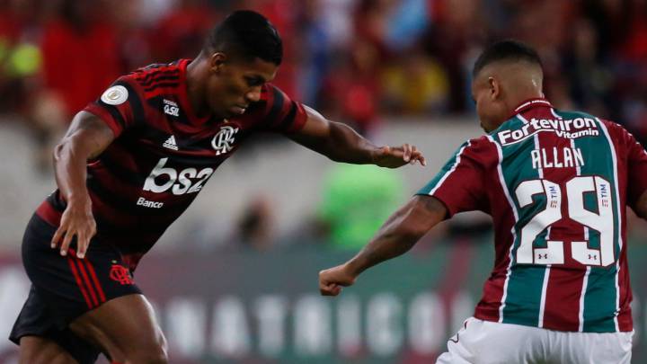 Orlando Berrío con la camiseta de Flamengo en el fútbol brasileño
