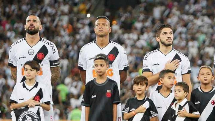 Fredy Guarín antes de un partido con Vasco da Gama.