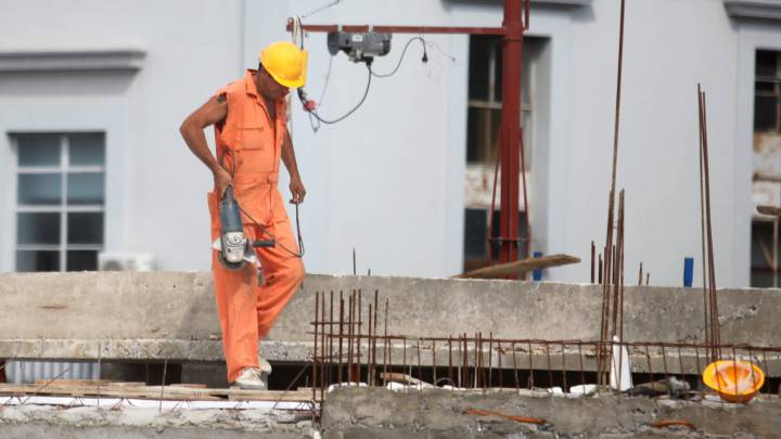 Cuarenena en Colombia: Desde el 27 de abril, los sectores de la manufactura y la construcción volverán a las actividades diarias en medio de la pandemia