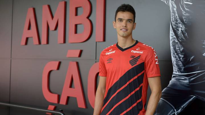 Felipe Aguilar, defensa central de Atlético Paranense