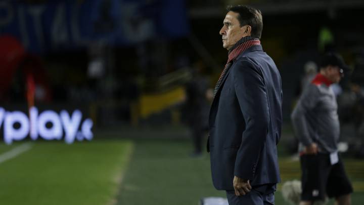 El técnico del América de Cali, Alexandre Guimaraes habló del posible regreso del Fútbol en Colombia y aseguró que debe prevalecer la salud de los jugadores