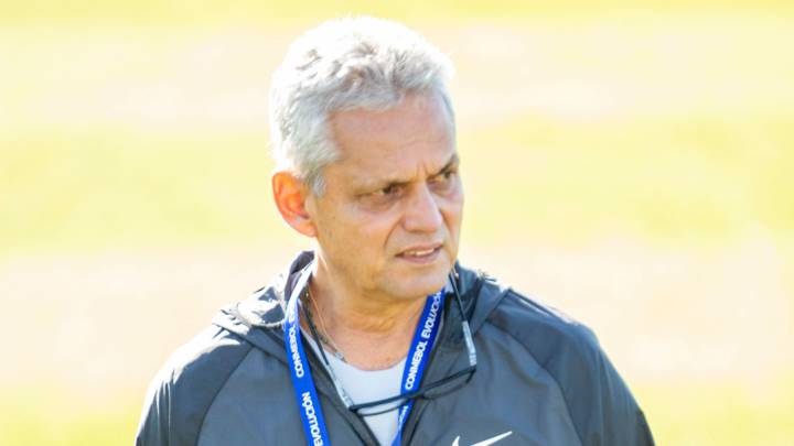 Reinaldo Rueda, técnico de la Selección de Chile, recibe elogios por su trabajo