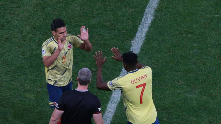 Duván explica la competencia con Falcao en la era Queiroz