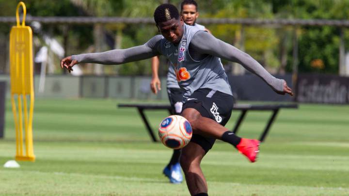 Corinthians asegura la continuidad de Yony González
