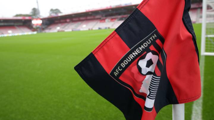 Bournemouth, donde juega el colombiano Jefferson Lerma publicó un comunicado en el que anunció que un jugador de la plantilla dio positivo y se autoaislará.