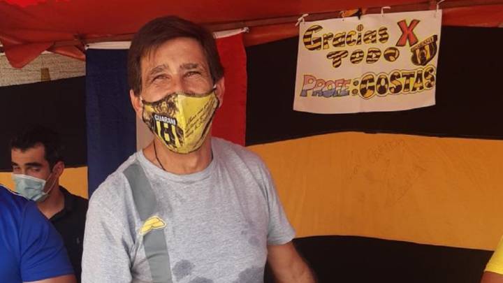 Gustavo Costas, entrenador de Guaraní entrega mercados en Ypané