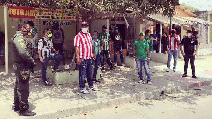 Hinchas de Nacional y Junior durante la pandemia del COVID-19