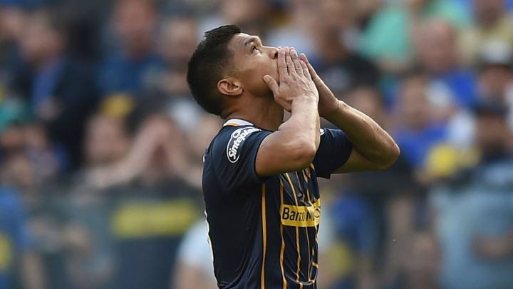 Teófilo Gutiérrez dona alimentos a Rosario Central en medio de la pandemia del coronavirus.