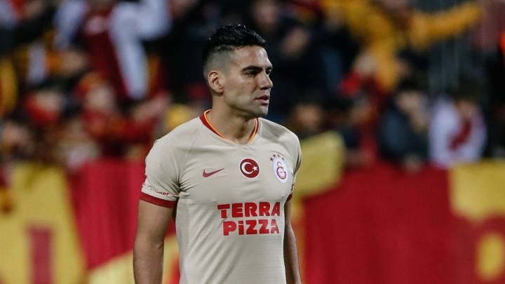Razvan Lucescu, DT de Al Hilal, descarta a Falcao García.