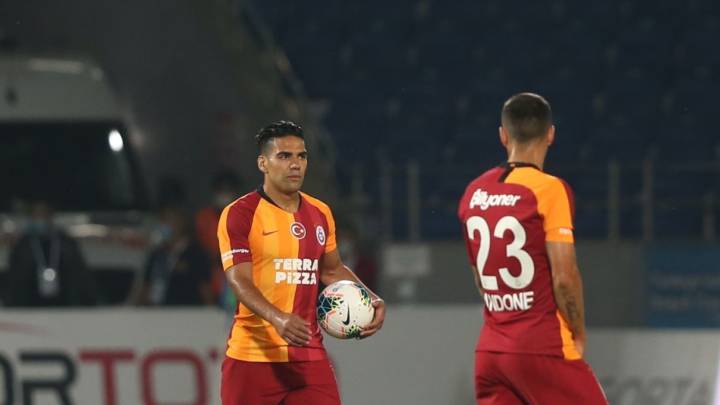Falcao y sus mensajes de apoyo a Muslera y Andone