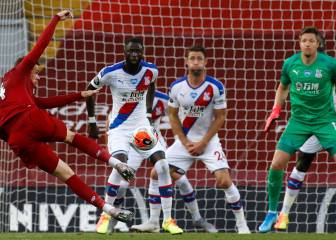Liverpool golea y sigue su camino al título