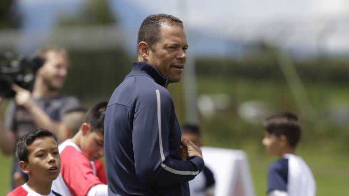 Óscar Córdoba critica el manejo del 'caso Tevez' en Boca Juniors