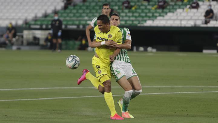 Carlos Bacca, protagonista en el triunfo de Villarreal sobre Real Betis.