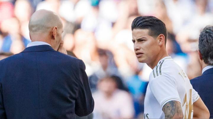 Zidane y James hablan en el partido ante Granada